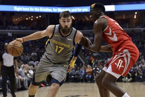 „Grizzlies“ gretose siautėjantis J. Valančiūnas užsiminė apie savo ateitį Memfyje