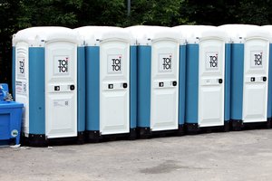 Teismas pamokė Vilniaus savivaldybę: „Dėdė Semas“ dėl tualetų pyko pagrįstai