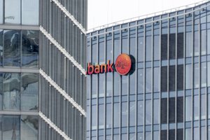 Pinigų plovimo skandalo akivaizdoje „Swedbank“ stiprina valdybą