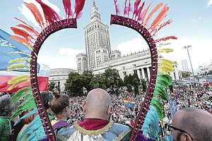 Lenkų valdžia paskelbė karą homoseksualams: „Šalin rankas nuo mūsų vaikų!“