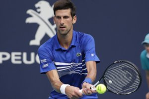 Pirmoji pasaulio raketė N. Džokovičius Majamyje baigė pasirodymą jau aštuntfinalyje