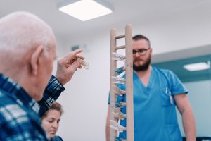 Šį sindromą dažnai laiko įprastu senėjimui, bet jo galima išvengti