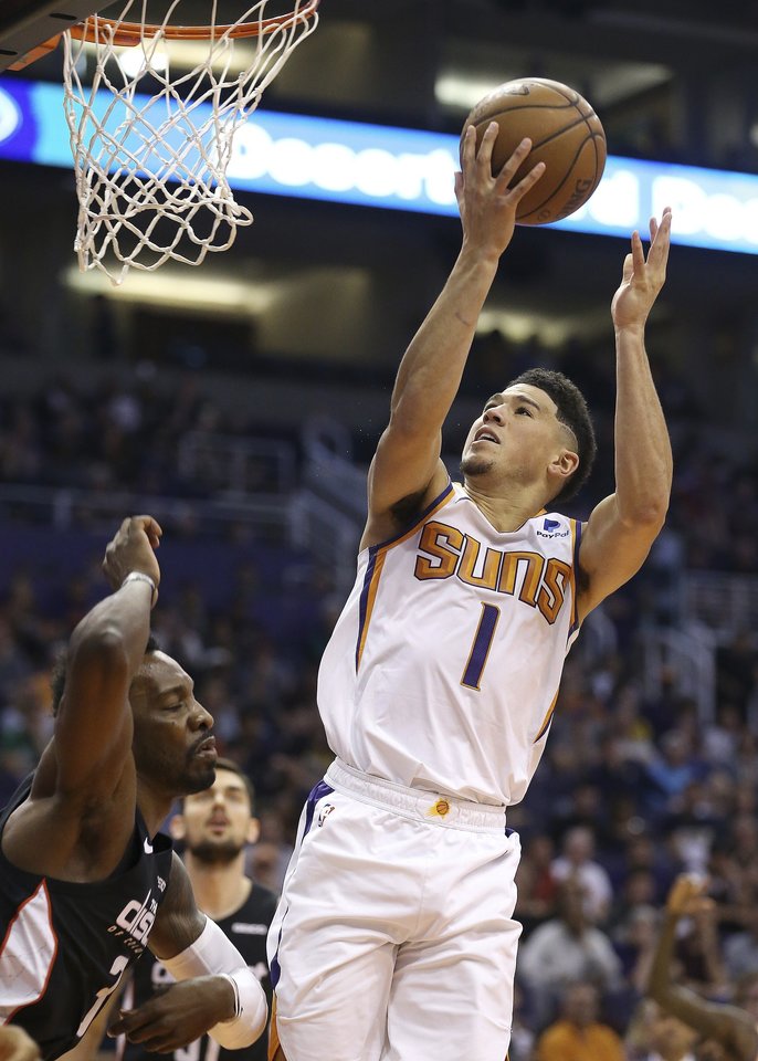  „Suns“ krepšininkai pralaimėjo „Wizards“ komandai.<br> AP nuotr.