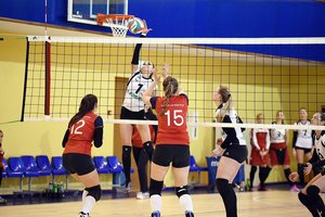 Lietuvos moterų tinklinio komandos stoja į kovą dėl vietos finale