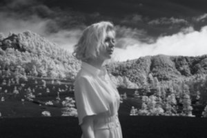 Monika Linkytė pristato dainą „All Alone“ ir Kanaruose išskirtine technika filmuotą vaizdo klipą