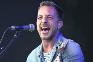 Dainininkas J. Morrisonas: „Mus įspėjo, kad dukra gali gimti akla, kurčia“