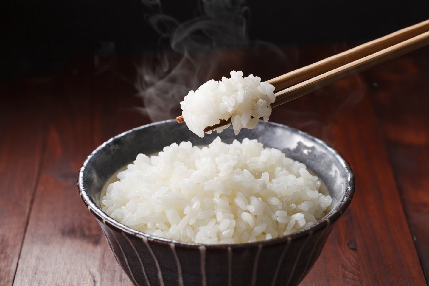  Ryžiai – labai populiarus ir iš pažiūros visai nekaltas produktas, galintis rimtai susargdinti.<br> 123rf nuotr.