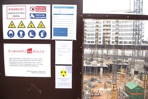 Akis džiugina statybininkų darbas, ausys linksta nuo jų keiksmažodžių    