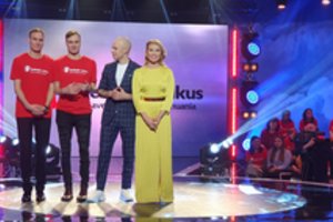 Pamačiusi, kiek paaukojo žmonės, organizacijos „Gelbėkit vaikus“ vadovė tramdė ašaras