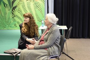 Mamai žymiai poetei ir jos dukrai dailininkei kurti drauge lengva 