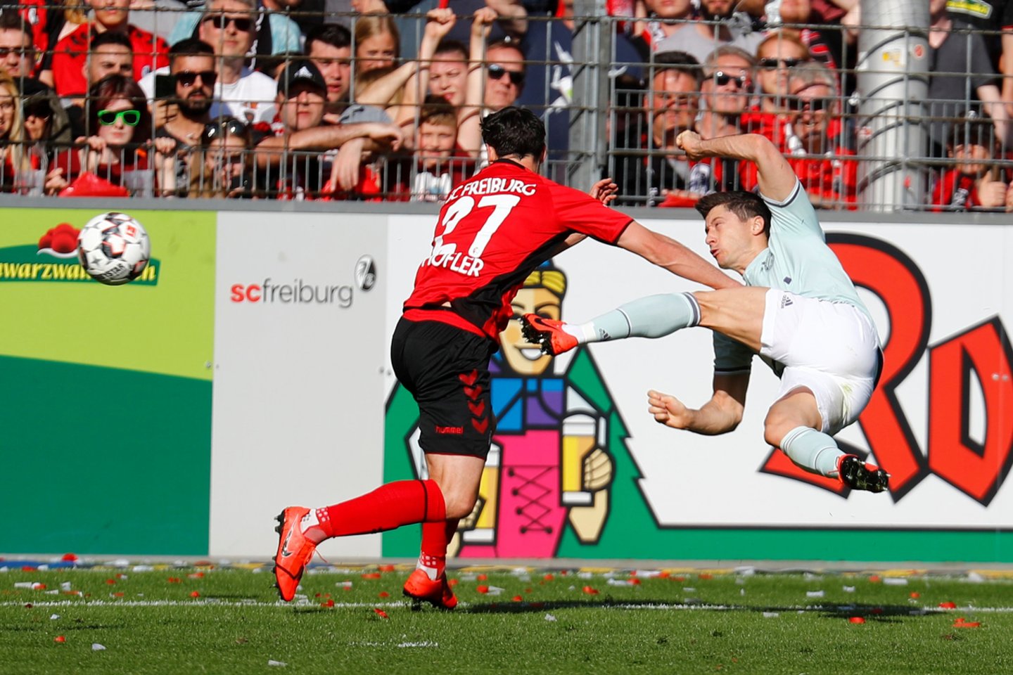 „Bayern“ klubas su „Freiburg“ ekipa sužaidė tik lygiosiomis.<br> AFP/Reuters/Scanpix nuotr.