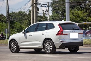 Po susidūrimo degalinėje prie Kauno moteris nepažįstamajam perduoda ypatingą žinutę