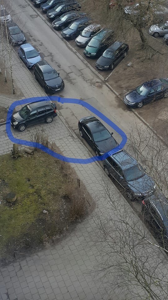 Gyventojus piktina Fabijoniškių vairuotojų įžūlumas.<br>Facebook nuotr.