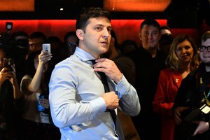 Suskaičiavus 97 proc. balsų, Ukrainos prezidento rinkimuose pirmauja V. Zelenskis