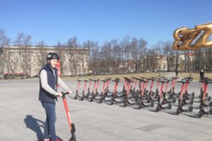 Vilniuje pasirodė pirmieji viešo naudojimo elektriniai paspirtukai