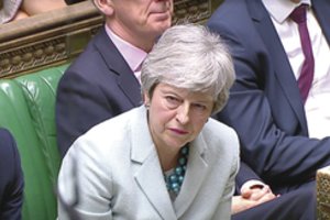 Jungtinės Karalystės premjerė Th. May sieks ilgesnio „Brexit“ atidėjimo