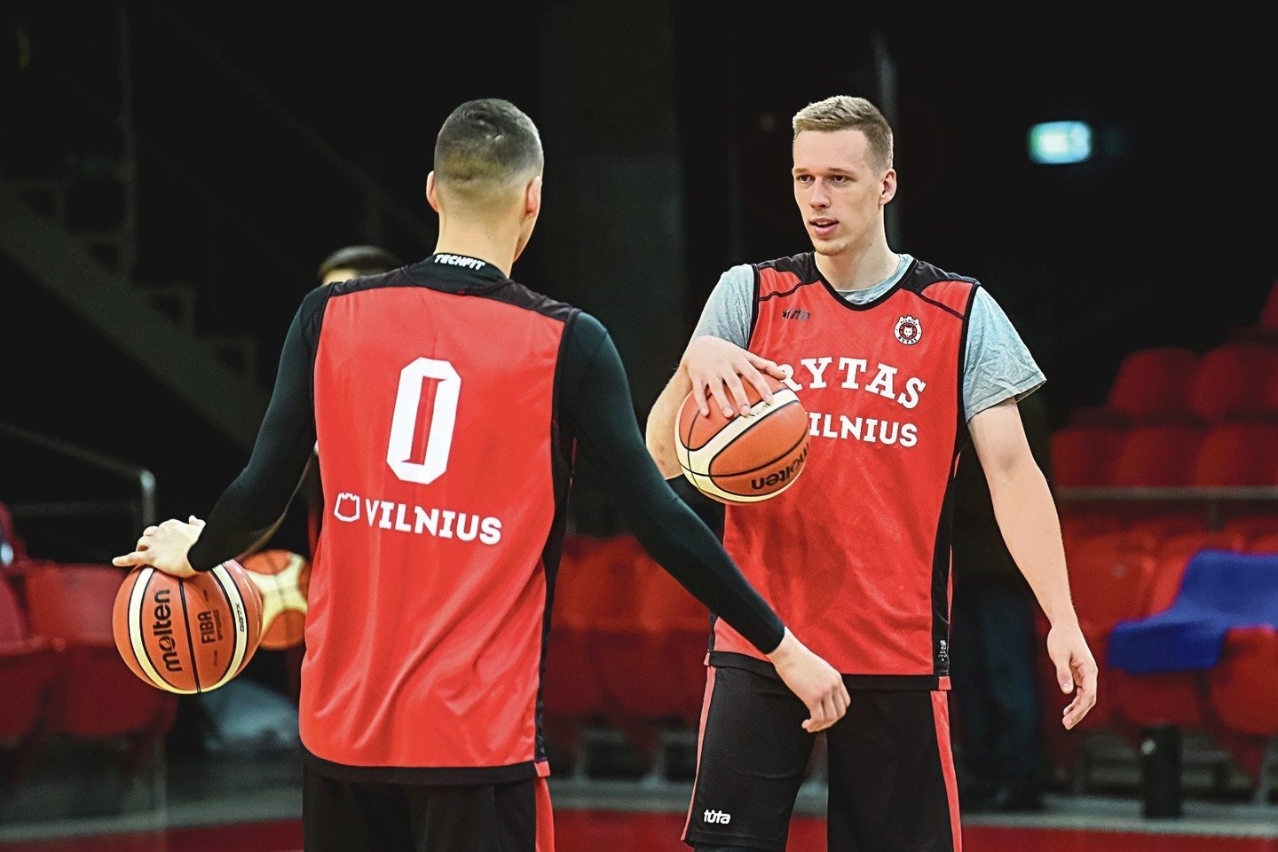 21-erių krepšininkas buvo išrinktas geriausiu jaunuoju Europos taurės turnyro krepšininku bei gavo kylančios žvaigždės apdovanojimą.<br>D.Umbraso nuotr.