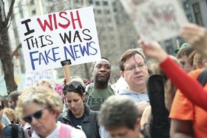 Lenkai demaskavo šmeižto fabriką: „trolių ferma“ dirbo valdantiesiems