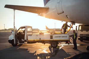 „Ryanair Sun“ keleivius Varšuvos Šopeno oro uoste aptarnaus „Baltic Ground Services“