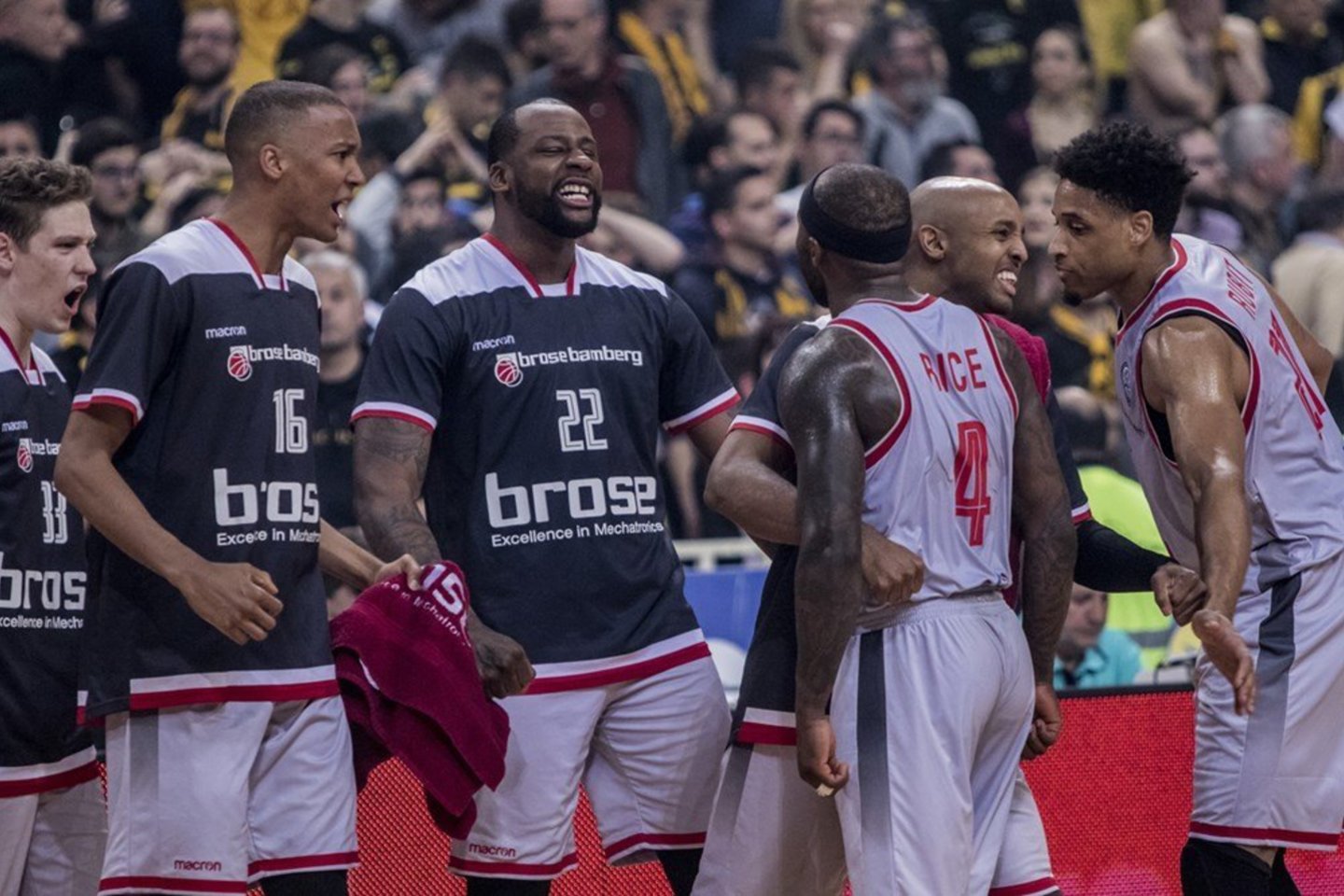 AEK pralaimėjo, o „Brose“ pateko į Čempionų lygos finalo ketvertą<br>championsleague.basketball.com nuotr.