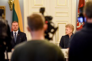 Po K. Mažeikos paskyrimo – netikėti S. Skvernelio žodžiai D. Grybauskaitei
