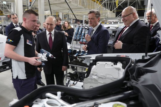 „Mercedes-Benz“ atidarė didžiulę gamyklą Rusijoje: ieškos 1000 darbuotojų