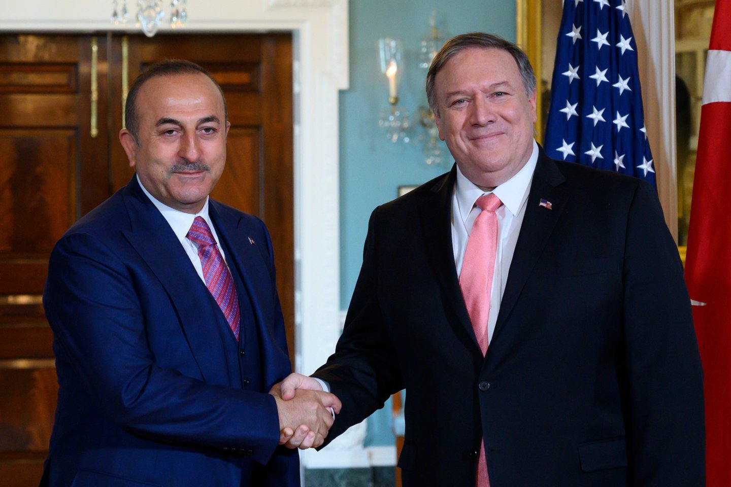  Ankara ketvirtadienį apkaltino JAV Valstybės departamentą skelbiant klaidinančius pareiškimus apie amerikiečių ir turkų diplomatijos vadovų susitikimą, per kurį buvo aptariami įtempti abiejų NATO sąjungininkių santykiai.<br> AFP/Scanpix nuotr.