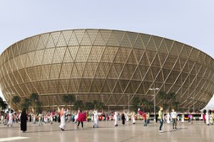 Arabų turtai pradžiugins futbolo gerbėjus – tokio stadiono pasaulis neturėjo 