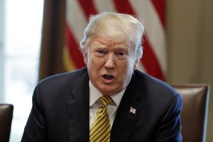 D. Trumpas norėtų susitarti su Rusija ir Kinija dėl išlaidų ginkluotei mažinimo