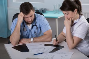 Profesorė atskleidė, kaip įvyksta medikų klaidos: „Tai neišvengiama“