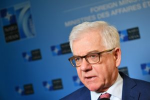 Lenkija pasmerkė kryžių griovimą sovietinių egzekucijų vietoje Baltarusijoje