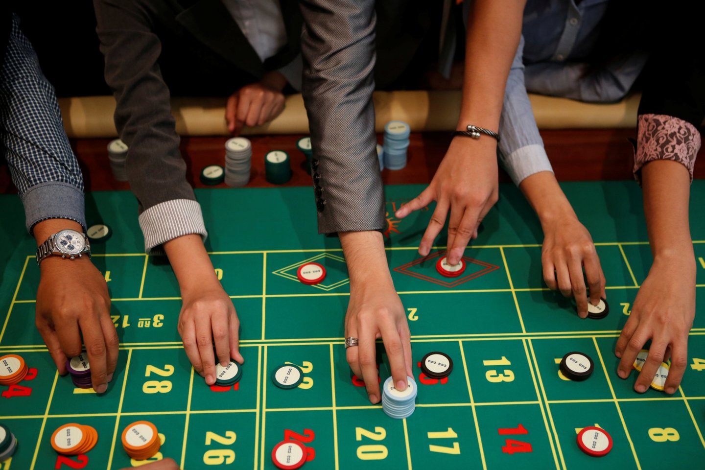 Prašymą neleisti lošti pateikęs, tačiau į kazino vis tiek įleistas vyras iš bendrovės prisiteisė per dvejus metus praloštus 6,5 tūkst. eurų.<br>Reuters/Scanpix nuotr.