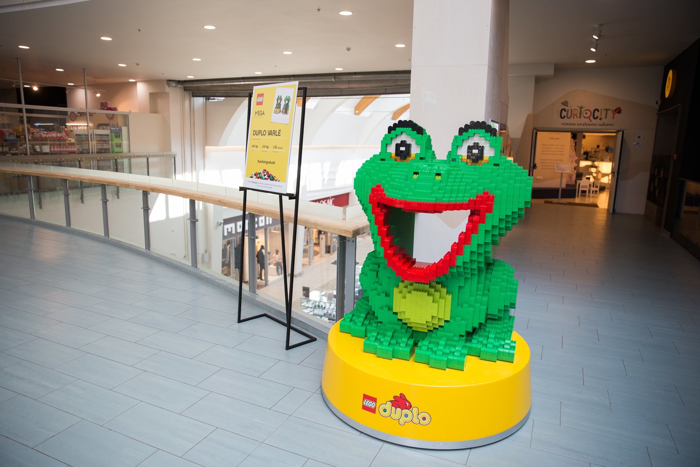 Iš smulkių LEGO kaladėlių sukonstruotus 3D eksponatus, kuriuos nuo balandžio 6-osios, jau galima išvysti Kaune, prekybos ir laisvalaikio centre „Mega“.