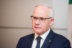 Švietimo ministerijai pavaldžių įstaigų vadovai aiškinasi A. Monkevičiui dėl audito