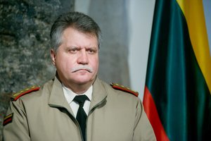 Kariuomenės vadas: V. Sutkus tarpininkavo susitikimui su G. Nausėda kaip senas pažįstamas