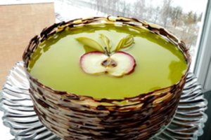 Pavasariškai margas ir gaivus tortas: tikrai gaminsiu šventėms