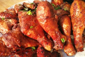 Keptai vištienai ypatingo skonio suteikė granatų padažas