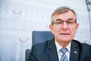 Konservatoriai ragina V. Pranckietį atlikti tarnybinį patikrinimą dėl S. Jakeliūno elgesio 