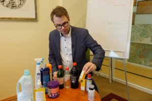 Pavojinga atlieka: sudeginti ar nuvežti į didelių gabaritų atliekų surinkimo aikštelę?