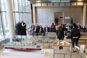 Praėjus 25 metams po „Estonia“ katastrofos išsigelbėję žmonės siekia kompensacijų