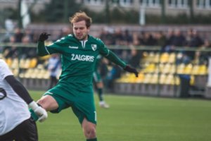 Trys Edvino Kloniūno įvarčiai antrajame kėlinyje lėmė „Kauno Žalgirio“ pergalę prieš „Riterius“ 