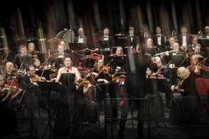 Modesto Pitrėno diriguojami artistai įrodė: meistrystei nėra prastų salių