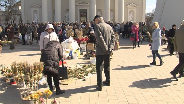 Verbų sekmadienio šventė – Vilniuje būrėsi minios, nešinos verbomis