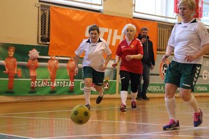 Vilkaviškio rajone – neįprastas futbolo čempionatas „Močiutės už futbolą“