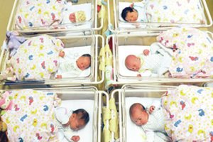 Vaisingumo specialistas moteris slapčia apvaisindavo savo sėkla: gali turėti daugiau nei 49 vaikus