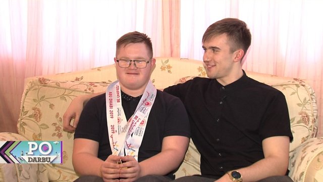 Po darbų: medaliais Lietuvą nudžiuginęs jaunuolis tapo interneto sensacija