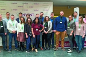 Jauniems tiesia kelią į karjeros aukštumas 