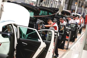 Paskelbė nuo kada naujos saugumo sistemos taps privalomos visuose automobiliuose