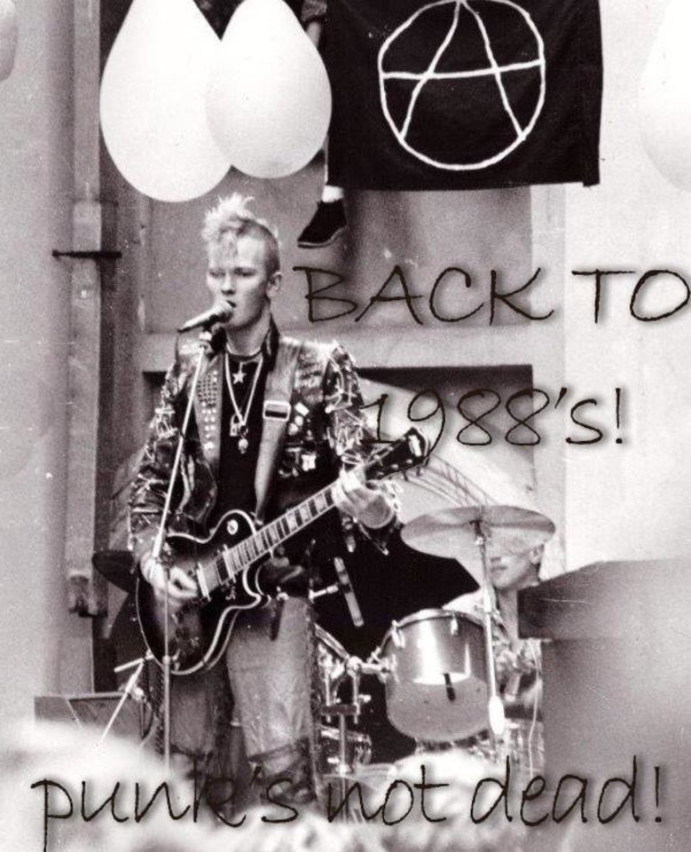 „Vilnius Punk'88" festivalyje 1988 m. Alumnato kieme.<br> Asmeninio archyvo nuotr.