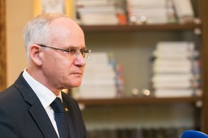 A. Monkevičius – apie algų didinimą, ministerijai pavaldžių įstaigų skaičiaus mažinimą ir STT išvadas